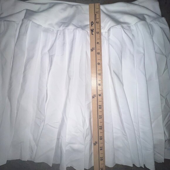 DSG Mid-Rise Pleated Mid Rise Skort, Large, White - Picture 4 of 9